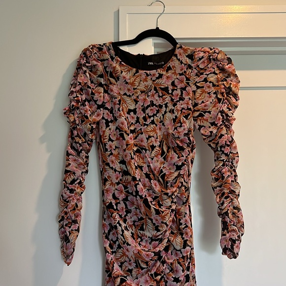 Zara Floral Fitted Dress - Picture 5 of 6